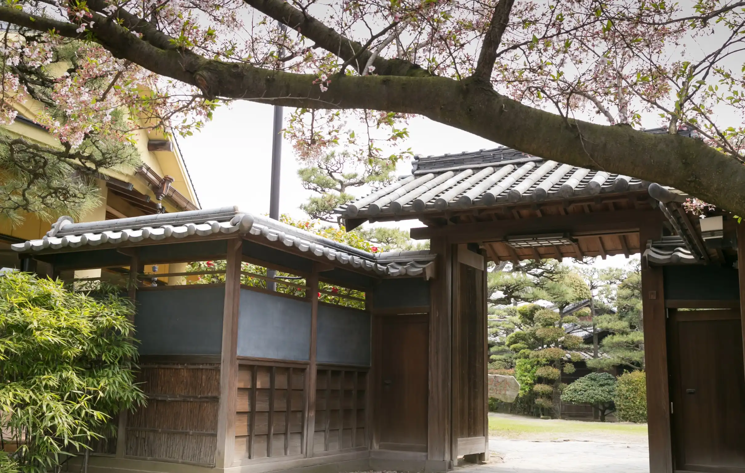 館内INFO TOP  | 本当の尾道文化を体験できる【Ryokan 尾道西山】