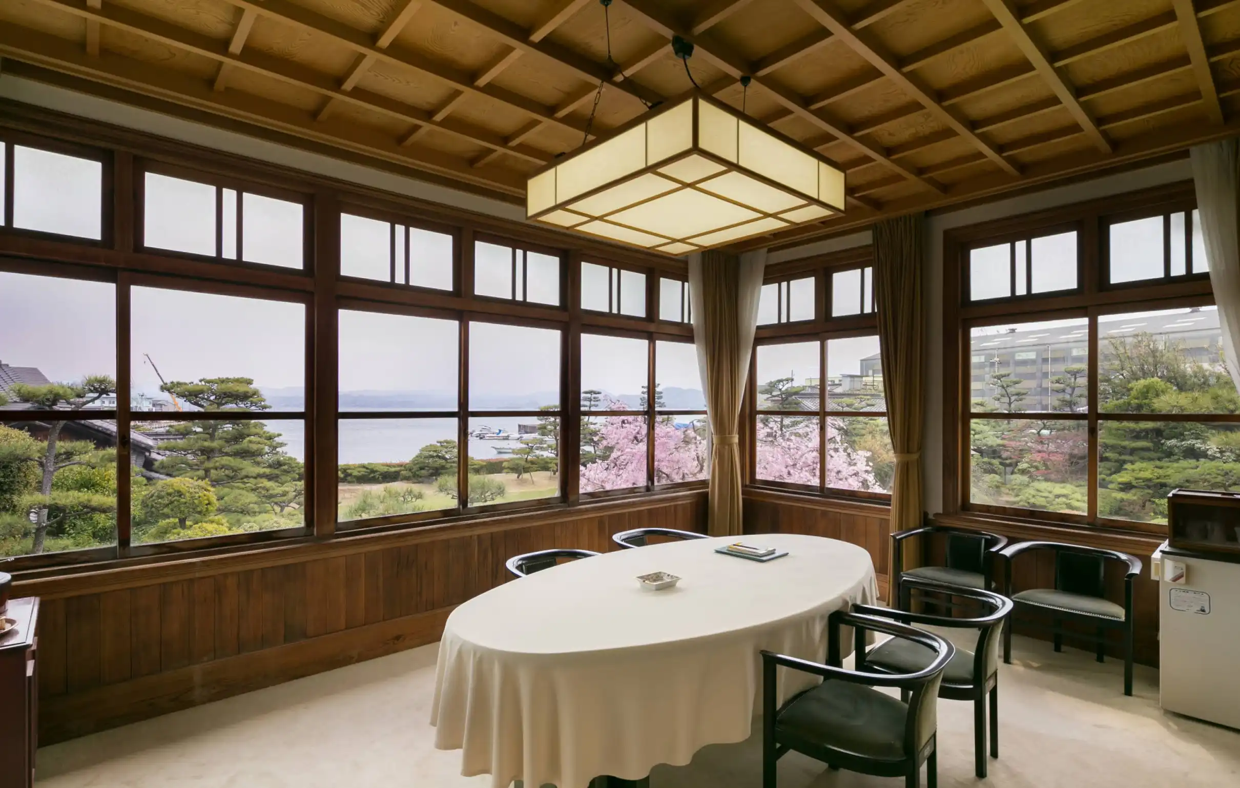 館内INFO TOP  | 本当の尾道文化を体験できる【Ryokan 尾道西山】
